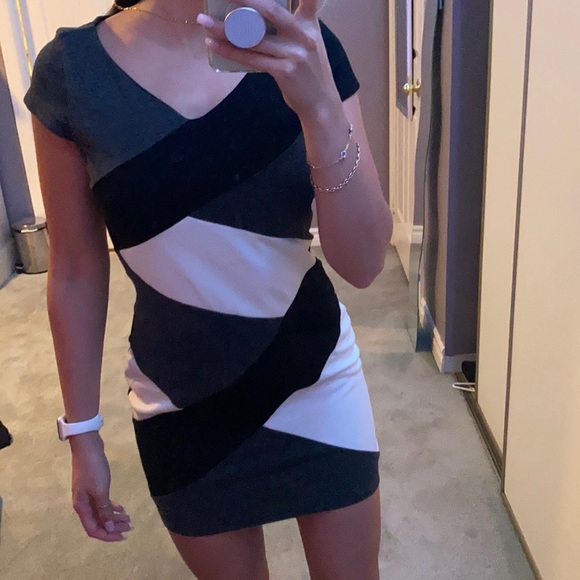 Patterned dress - Picture 6 of 6